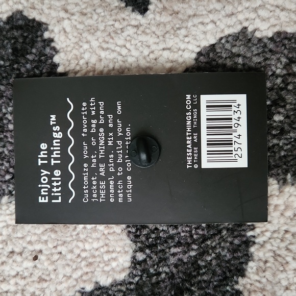 Peach Pin - Picture 2 of 2